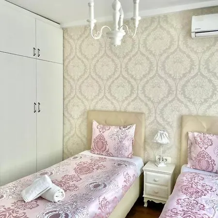 Guest house Centre Near Mother Theresa And Main Square